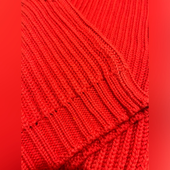 Wool vest by Valentino - Picture 10 of 10